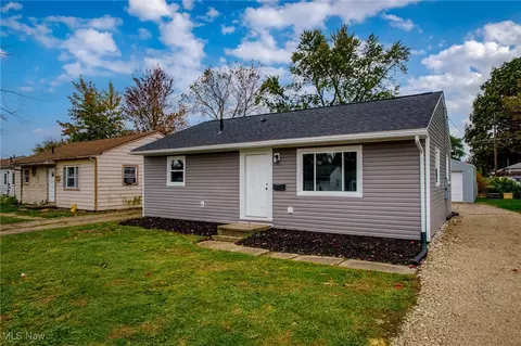 2109 Willowrow Ave, Canton, OH 44705 photo 3
