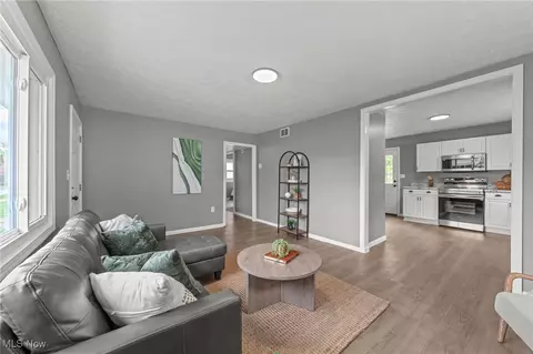 2109 Willowrow Ave, Canton, OH 44705 photo 10