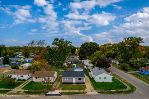 2109 Willowrow Ave, Canton, OH 44705 photo 4