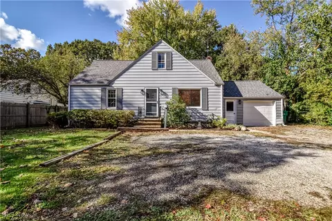 8066 Broadmoor Rd, Mentor, OH 44060