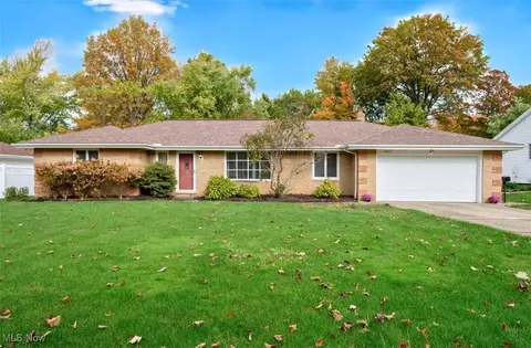 4859 Delevan Dr, Lyndhurst, OH 44124