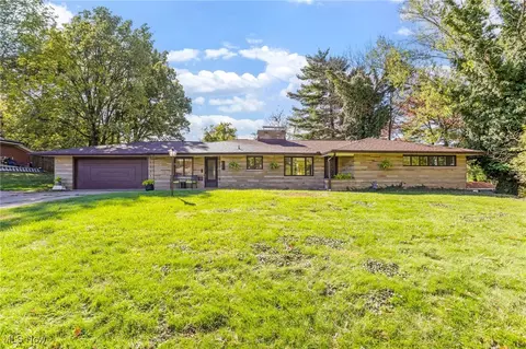 530 N Ray Dr, Zanesville, OH 43701