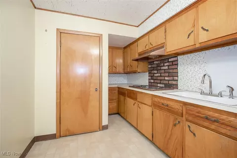 1929 E 31st St, Lorain, OH 44055 photo 10