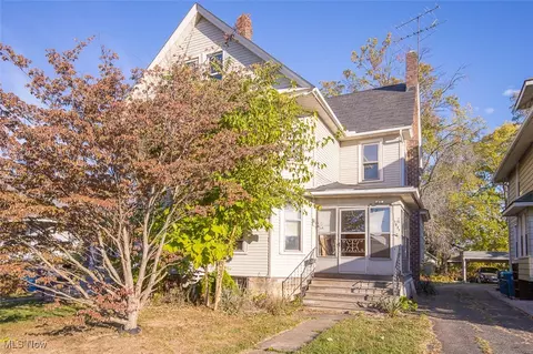 1929 E 31st St, Lorain, OH 44055 photo 2