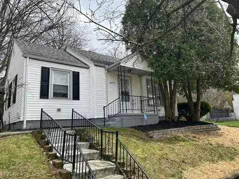 1975 9th St SW, Akron, OH 44314