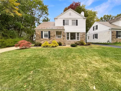 20945 Halworth Rd, Shaker Heights, OH 44122