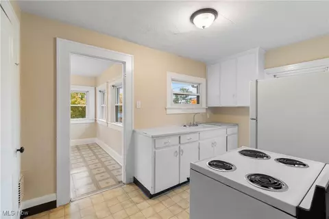 405 Broad St, Wadsworth, OH 44281 photo 22