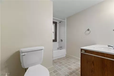 405 Broad St, Wadsworth, OH 44281 photo 14