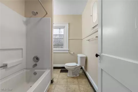 405 Broad St, Wadsworth, OH 44281 photo 29