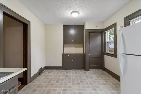 405 Broad St, Wadsworth, OH 44281 photo 11