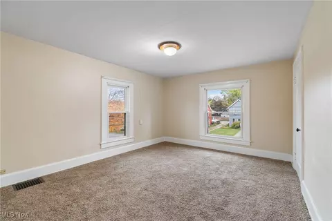 405 Broad St, Wadsworth, OH 44281 photo 24