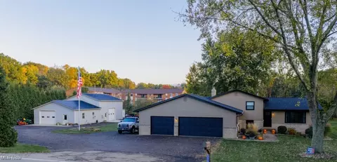 5963 Fohl Rd SW, Navarre, OH 44662