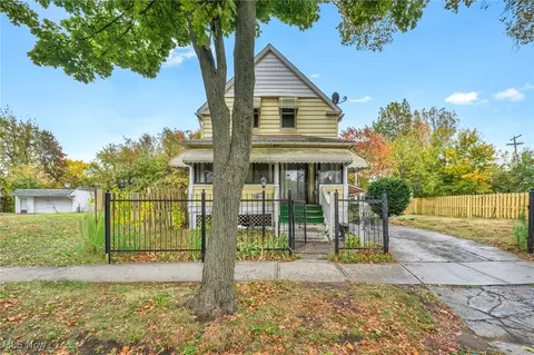 987 E 78th St, Cleveland, OH 44103