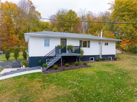 15265 Elton St, Navarre, OH 44662