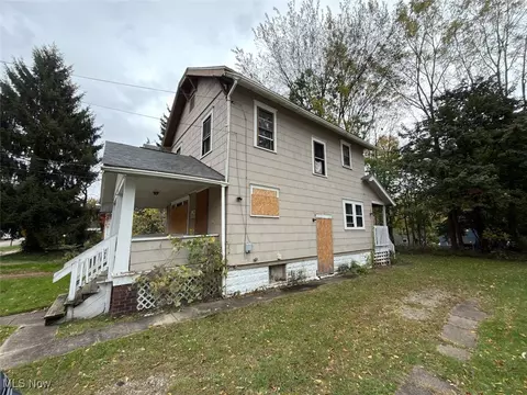 650 Easter Ave, Akron, OH 44307 photo 3