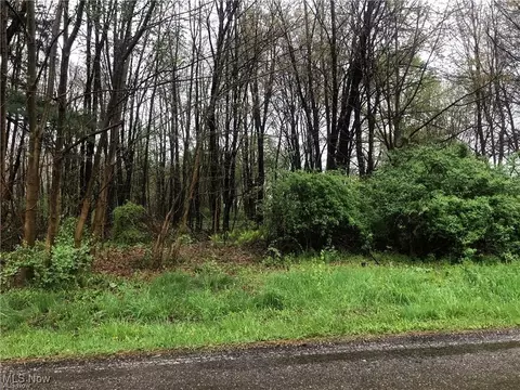 8817 Pleasantwood Ave NW, North Canton, OH 44720