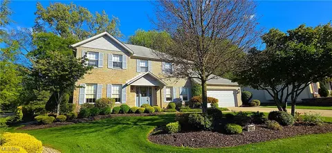 15017 Regency Dr, Strongsville, OH 44149