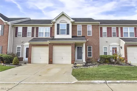 105 Clay Ct, Berea, OH 44017