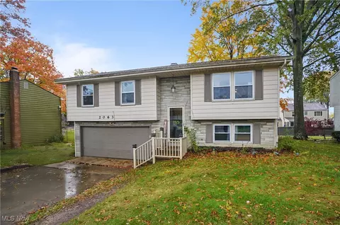 2063 Woodland Trce, Youngstown, OH 44515