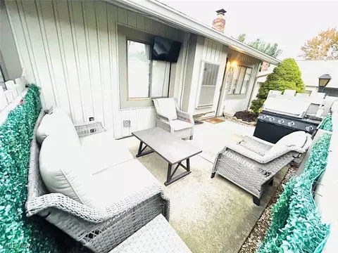 915 Kirkwall Dr, Copley, OH 44321