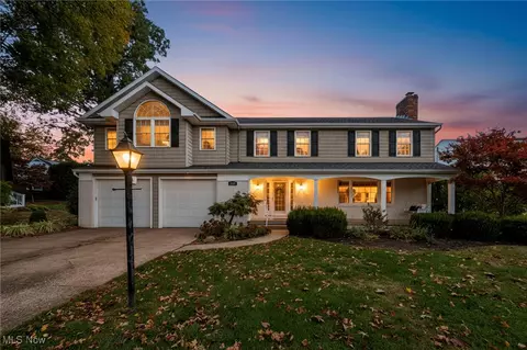 1003 Cove Cir, Huron, OH 44839