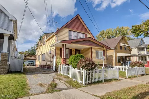 3492 W 56th St, Cleveland, OH 44102