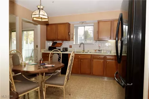 643 Augdon Dr, Elyria, OH 44035 photo 9