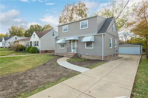 1854 E 300th St, Wickliffe, OH 44092