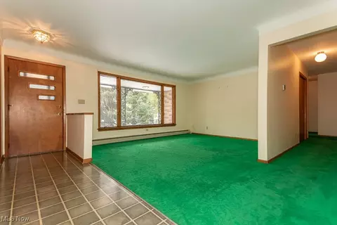 2784 Oak St, Willoughby Hills, OH 44094 photo 5