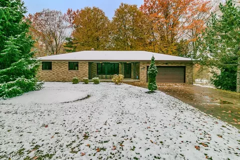 2784 Oak St, Willoughby Hills, OH 44094 photo 2