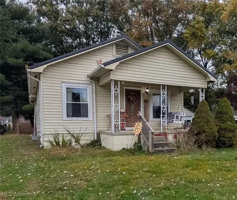 2015 Montgomery Ave, Zanesville, OH 43701