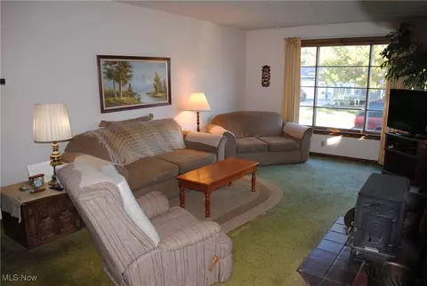 433 N Center St, Lagrange, OH 44050 photo 4