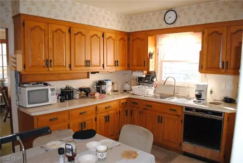 433 N Center St, Lagrange, OH 44050 photo 9