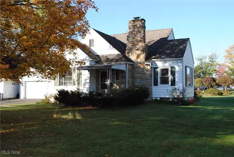 433 N Center St, Lagrange, OH 44050 photo 2