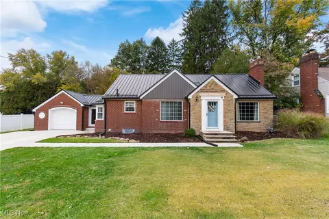 2840 Canton Rd, Uniontown, OH 44685