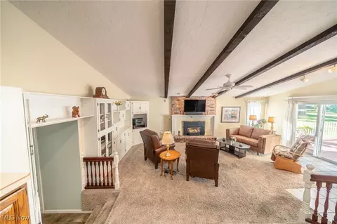 1820 Rockefeller Rd, Wickliffe, OH 44092 photo 2