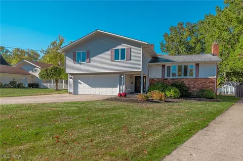1820 Rockefeller Rd, Wickliffe, OH 44092