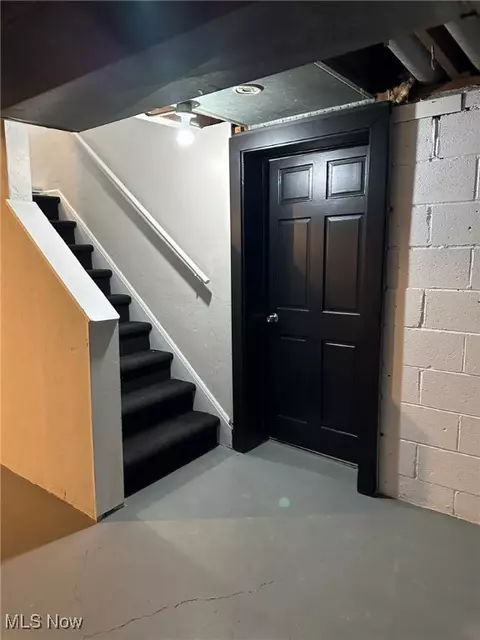 Entry Way - 1696 E 236th St, Euclid, OH 44117 photo 1 of 2