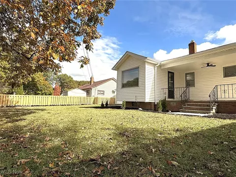 Exterior - 1696 E 236th St, Euclid, OH 44117 photo 13 of 16