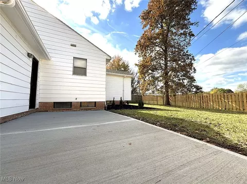 Exterior - 1696 E 236th St, Euclid, OH 44117 photo 10 of 16