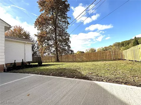 Exterior - 1696 E 236th St, Euclid, OH 44117 photo 11 of 16