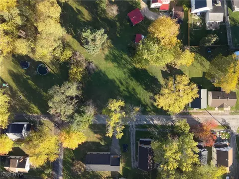 815 E 12th St, Ashtabula, OH 44004 photo 7