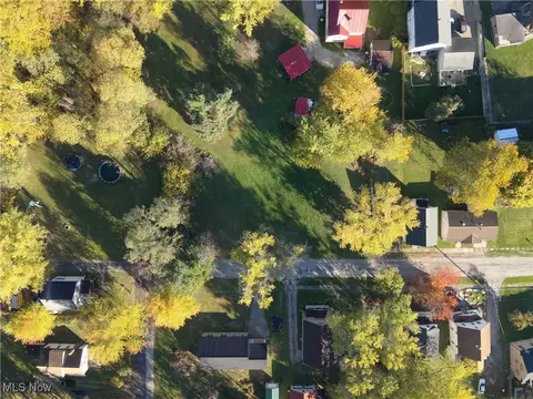 815 E 12th St, Ashtabula, OH 44004 photo 11