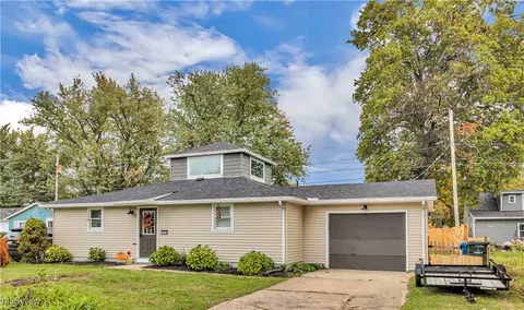 267 Woodridge Rd, Vermilion, OH 44089
