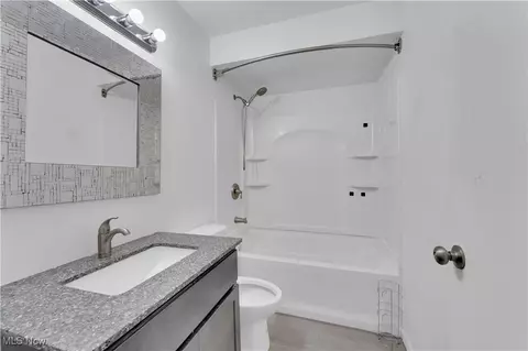 Bath - 608 Maplewood Ave, Struthers, OH 44471 photo 1 of 1