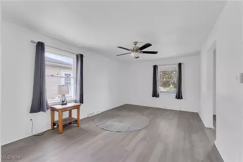 Living - 608 Maplewood Ave, Struthers, OH 44471 photo 1 of 2