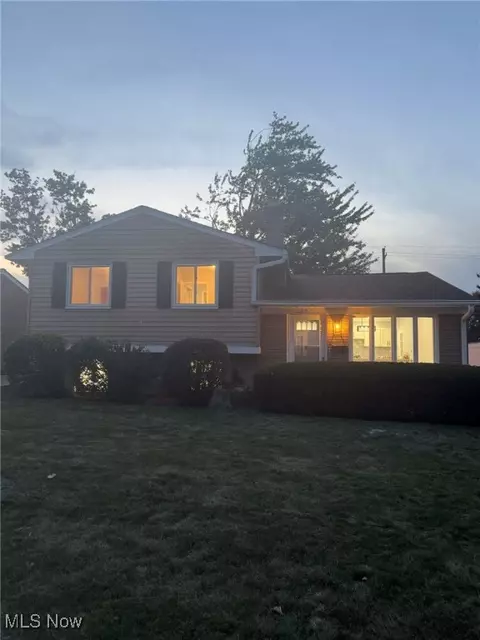 6212 Elmdale Rd, Brook Park, OH 44142