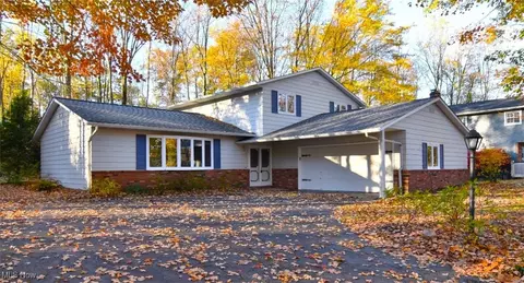 8080 Monterey Dr, Kirtland, OH 44094