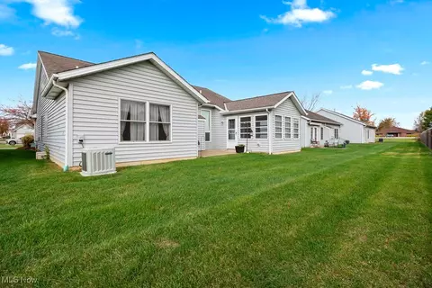 Exterior - 222 Stonehedge Dr, Elyria, OH 44035 photo 5 of 6