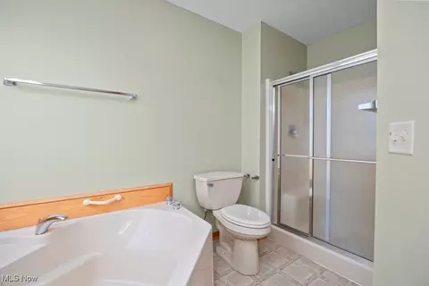 Bath - 222 Stonehedge Dr, Elyria, OH 44035 photo 3 of 3